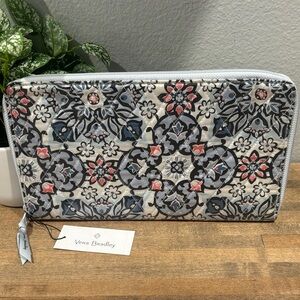 Vera Bradley “Personal Travel Organizer” in Lisbon Medallion ~ NWT’s